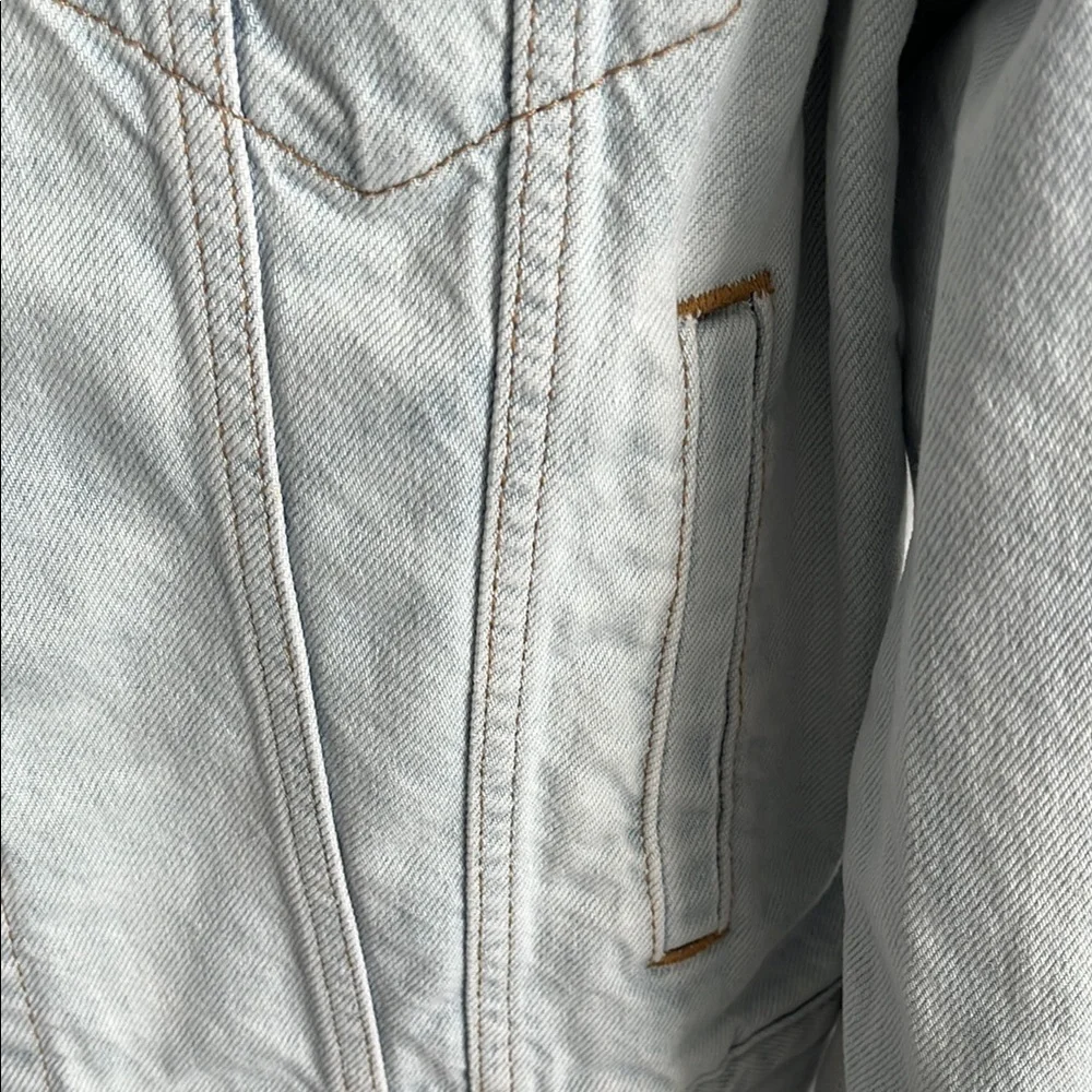 LEVI’S NWOT Light Blue Embroidered Denim Jacket, Size M - Picture 6 of 14